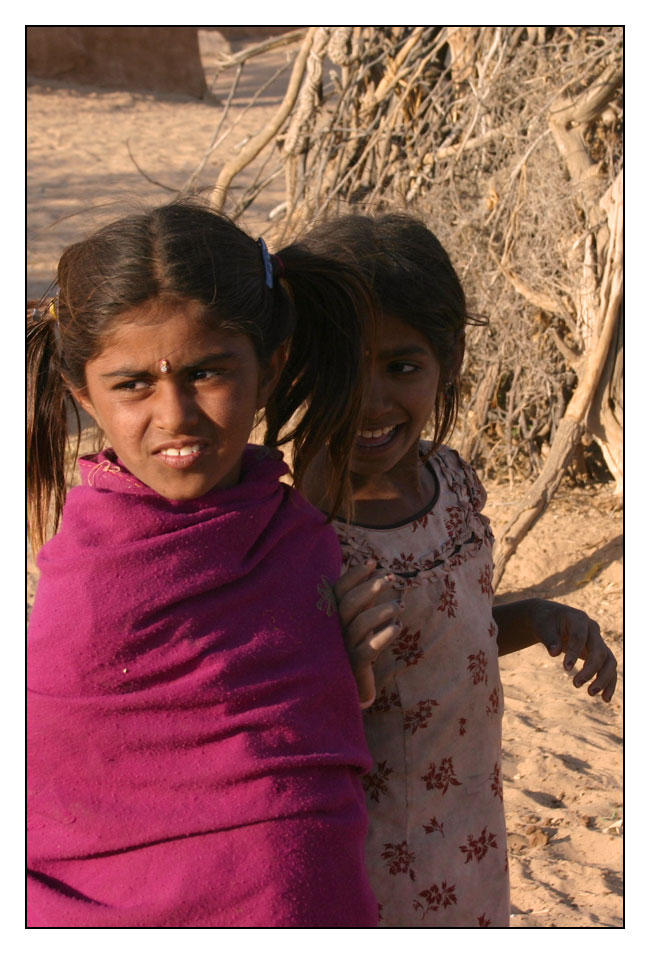 http://fc88.deviantart.com/images2/i/2004/04/0/5/Childrens_from_India___2.jpg